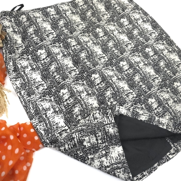 Kasper Dresses & Skirts - Kasper Black and White Patterned Skirt Sz 16